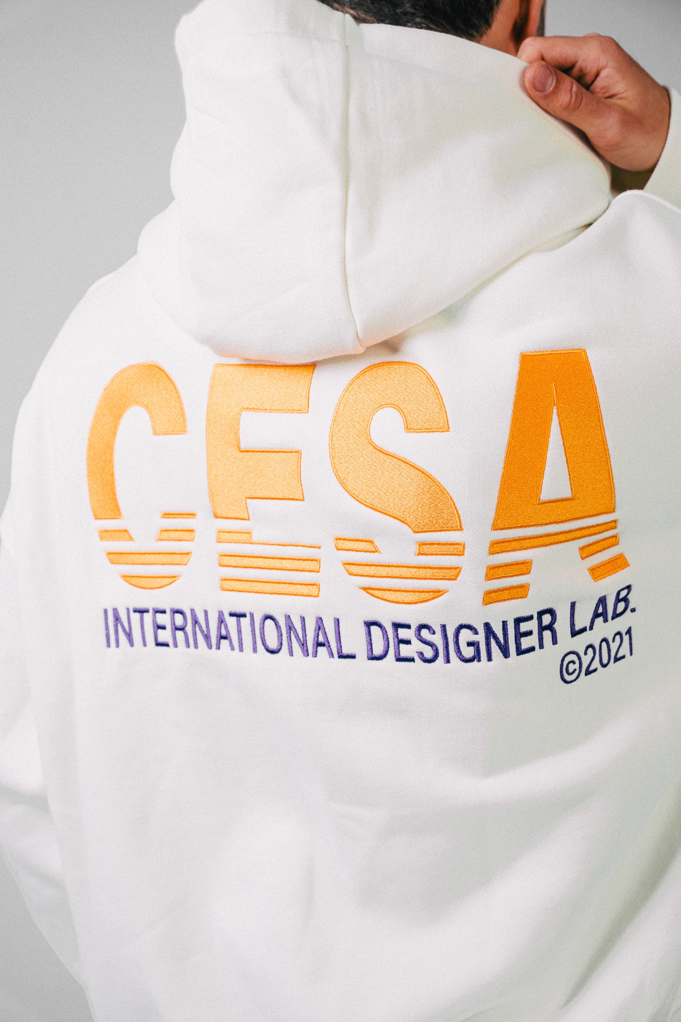 CLASSIC ZIPPER "INT DESIGN LAB" - LIMITED EDITION IN CREAM